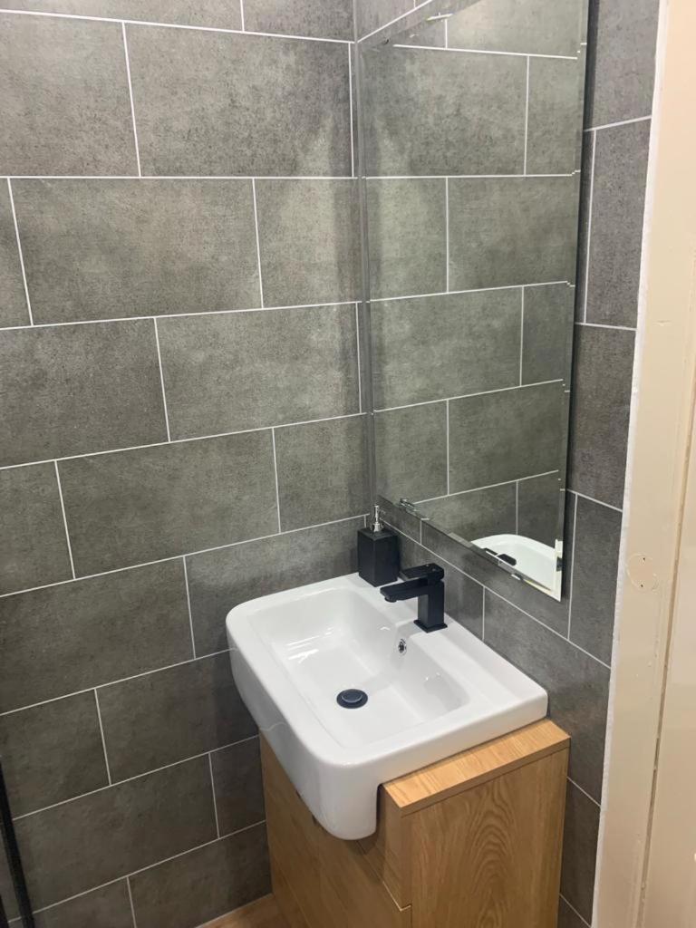 Stockbridge Two Bedroom Apartment エディンバラ エクステリア 写真